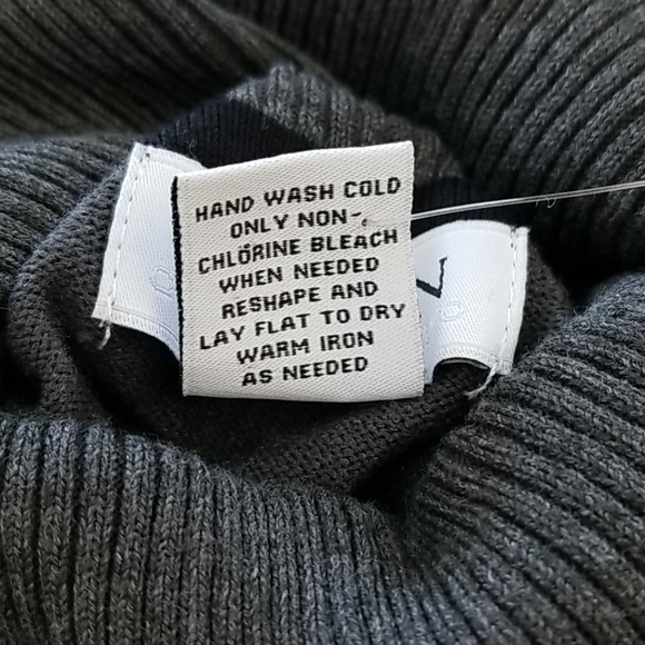 NWTCarmen Marc Valvo Black/Gray Turtleneck Sweater Large - Picture 7 of 9